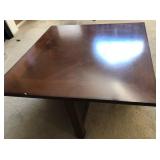 J5 - MCM TABLE 24X39X41" (L40)