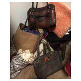 J5 - LOT OF PURSES & TOTES (M14)