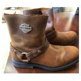 J5 - HARLEY-DAVIDSON MOTORCYCLE BOOTS SIZE 10M