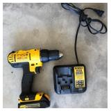 J5 - DeWALT POWER DRILL WITH CHARGER (G11)