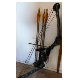 J5 - COMPOUND BOW & ARROWS