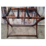 11 - FOLDING LUGGAGE RACK