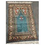 11 - AREA RUG 55X34" (R40)