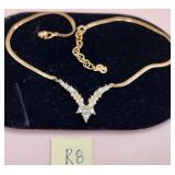 502 - FASHIONABLE COSTUME JEWELRY NECKLACE (R8)