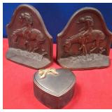 N - CAST BOOKENDS & HEART BOX (N113)