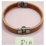 502 - VINTAGE BANGLE BRACELET (R18)