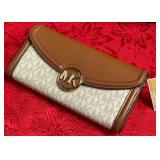 MICHAEL KORS "FULTON" CONTINENTAL WALLET VANILLA -