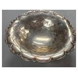 Q - STERLING SILVER PEDESTAL DISH (W88)