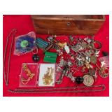 Q - MIXED LOT OF COSTUME JEWELRY (W75)