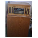 Q - DETROLA TURNTABLE/ CD / RADIO COMBO (N16)