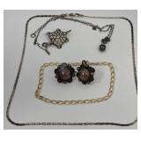 Q - MIXED LOT OF SILVER JEWELRY (W79)
