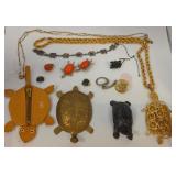 Q - MIXED LOT OF COSTUME JEWELRY (W80)