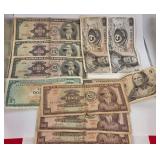 Q - LOT OF COLLECTIBLE FOREIGN CURRENCY (W42)
