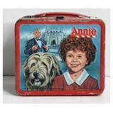 VINTAGE ANNIE METAL LUNCH BOX 1981