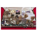 Q - MIXED LOT OF COSTUME JEWELRY (W81)