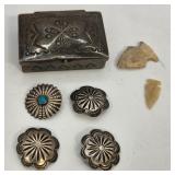 Q - VINTAGE TRINKET BOX, BUTTONS, ARROWHEADS