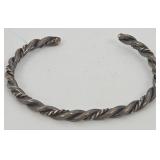 Q - VINTAGE STERLING SILVER BRACELET (W73)