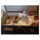 Q - TRUNK WITH TABLELINENS (M16)