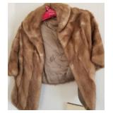 Q - MINK STOLE (L167)
