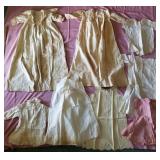 Q - LOT OF VINTAGE CLOTHING (K173)
