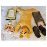 Q - STUFFED BEAR, PHOTO FRAME, BABY SHOES (M27)