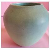 Q - VINTAGE POTTERY PLANTER POT 4"T (L97)