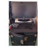 Q - VINTAGE CABINET, MONITOR (M5)