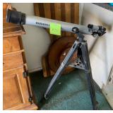 Q - BUSHNELL TELESCOPE WITH TRIPOD (K56)