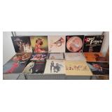 Q - MIXED LOT OF VINYL RECORDS (B15)
