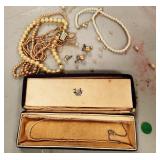Q - PEARL NECKLACES & EARRINGS (W137)