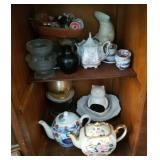 Q - TEAPOTS & COLLECTIBLES (L161)