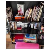 S2 - MIXED LOT OF RECORDINGS & BOOKS (O22)