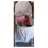 S2 - BABY BASINETTE, DOLL, PILLOWS (G18)