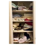 S2 - MIXED LOT OF TABLE, BED & BATH LINENS (G2)