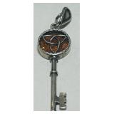 STERLING SILVER AMBER KEY PENDANT 3.7 GRS