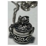 STERLING SILVER PENDANT WITH 18 INCH BOX CHAIN