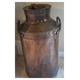 N1 - ANTIQUE MILK CAN (L31)