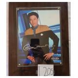 N1 - STAR TREK VOYAGER GARRETT WEANG SIGNED PHOTO
