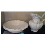 N1 - VINTAGE CERAMIC PITCHER & BASIN (L11)