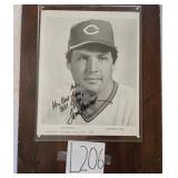 N1 - TOM SEAVER SIGNED PHOTO (L206)