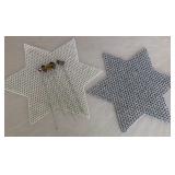 S3 - STAR MATS & FIVE SWIZZLE STICKS (L110)