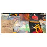 11 - MIXED LOT OF VINYL RECORDS (B199)