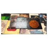 11 - MIXED LOT OF VINYL RECORDS (B198)