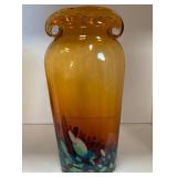 11 - VINTAGE ART GLASS VASE (B217)