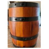 16 - VINTAGE-STYLE WOODEN KEG 13'T