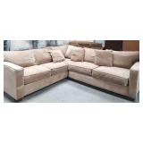 514 - SECTIONAL SOFA WITH TOSS PILLOWS