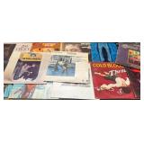 11 - MIXED LOT OF VINYL RECORDS (B200)