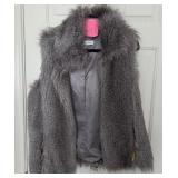 J2 - CALVIN KLEIN FAUX FUR VEST SIZE P (R33)