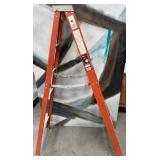 503 - FOLDING LADDER