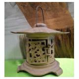 11 - JAPANESE GARDEN LANTERN (S3)